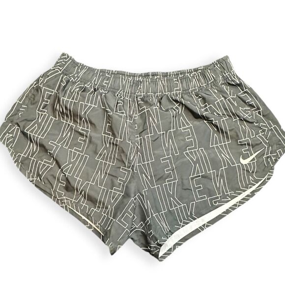 NIKE Women’s Black Run Division Tempo Reflective Dri-FIT Running Shorts Size Lar - Picture 4 of 8